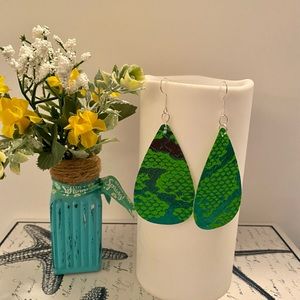 Green metallic animal print !